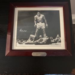 Muhammad Ali Signed Fossil Numbered Photo. 