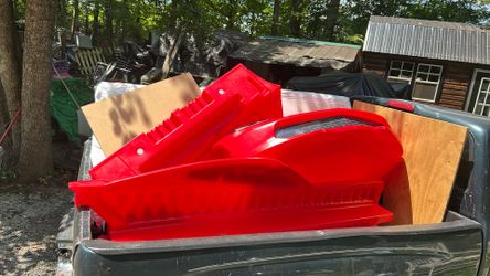 Car bed with mattress has one wheel missing