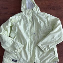 Columbia Jacket Women's Size L Green Softshell Zip Pockets Hooded Mesh Lined