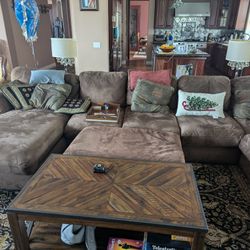 Large sectional Couch 