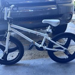 2004 Vintage GT Air BMX Bike. 