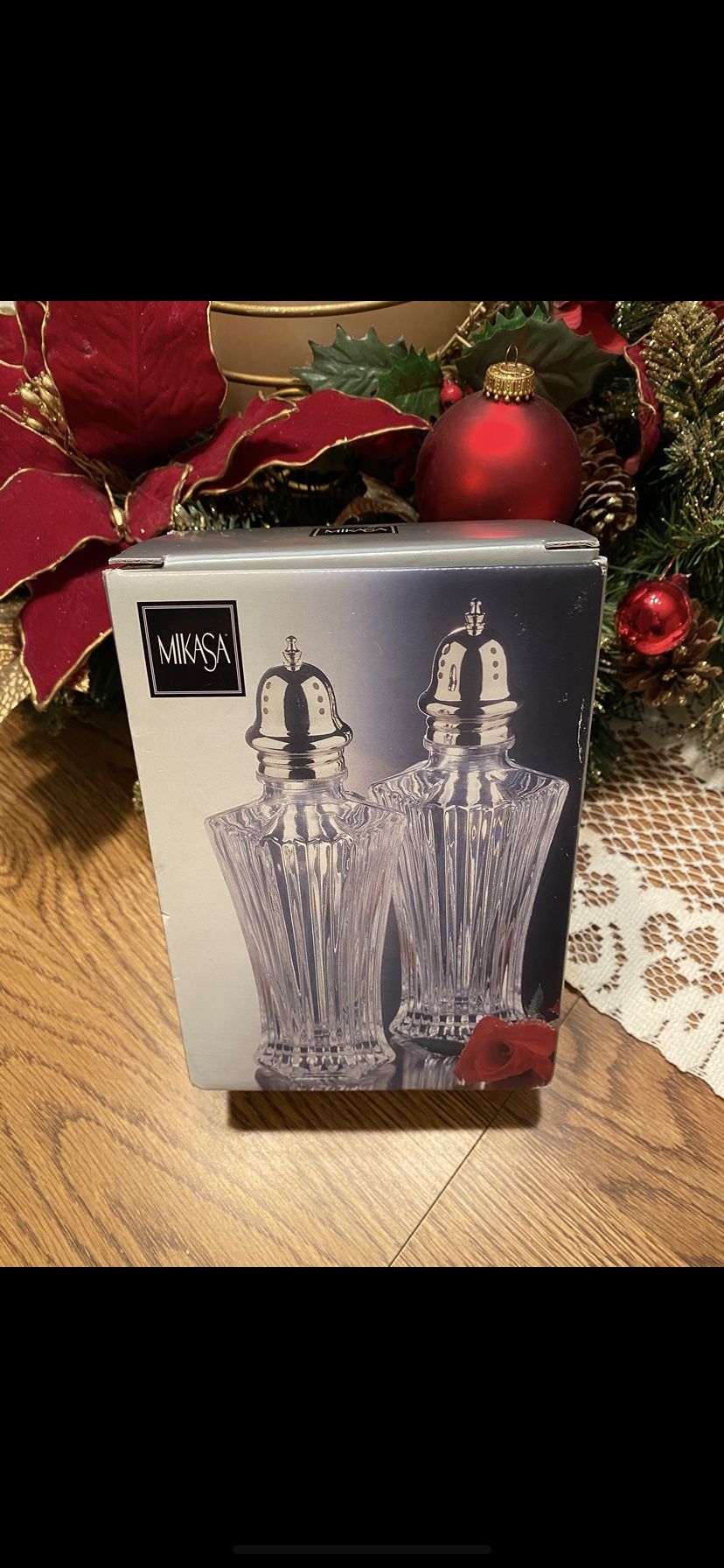 MIKASA Crystal Salt & Pepper Shakers (NEW)