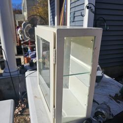 HEAVY STEEL 3 SIDED BEVELED  GLASS HIGH QUALITY  CABINET,  16-1/2 X 14-1/2 X 7 INCH  