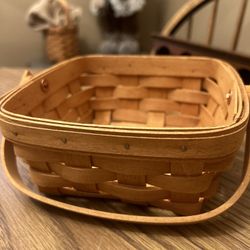 Longaberger basket - measurements in photos