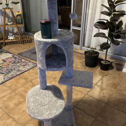 Cat Tree With Scratching Posts - Medium/small