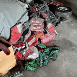 Taillights/headlights 