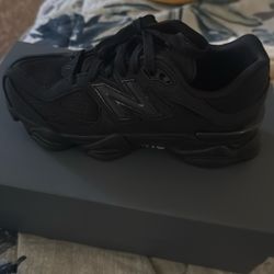 Kids New Balance Size 3.5 Black