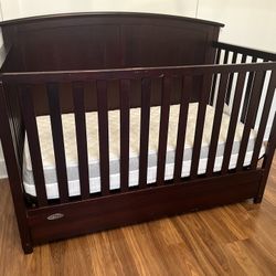 Graco Convertible Crib With 2 Sided Mattress (infant/toddler)