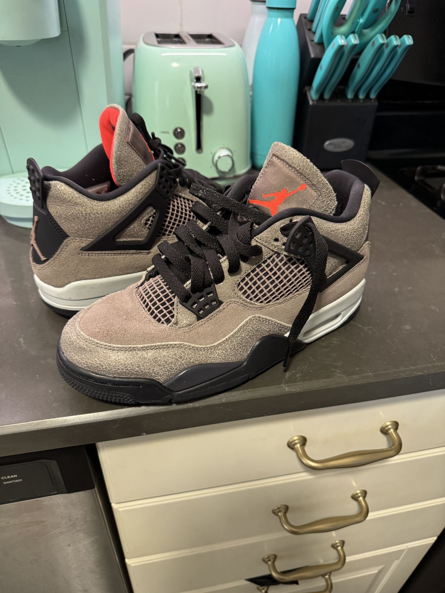 Size 8 Clean No Box