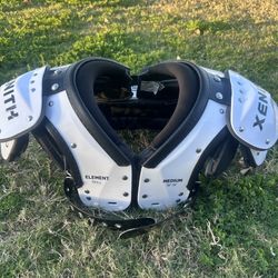 Xenith Element Skill Shoulder Pads - Medium (18"-19") with Battle Back Plate