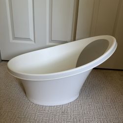 Shnuggle baby bath for newborns 