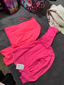 Women’s cropped hoodies