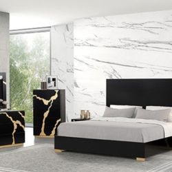 Brand New Black & Gold 4pc Queen Bedroom Set (Available In Eastern King)
