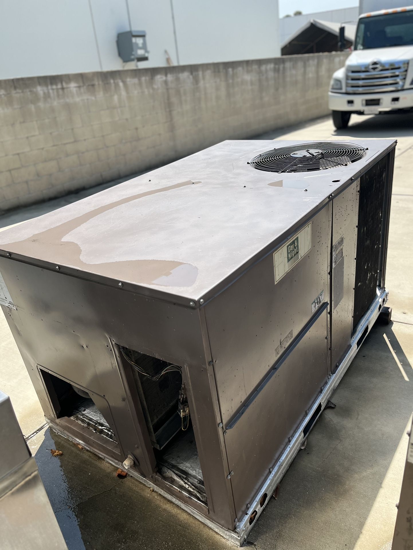 Day & Night Commercial A/C Package Unit