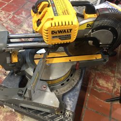 DEWALT DOUBLE BEVEL MITER SAW