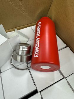 Bulk Sale: Case of 24 Brand New Stainless Steel Water Bottles (Red) (Around 20 OZ Each)