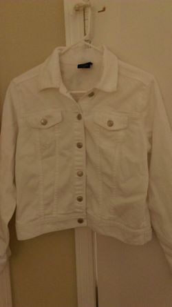 Ladies white denim jacket size 4-6