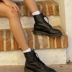 Dr. Martens 1460 8-Eye Virginia Boot Size 37