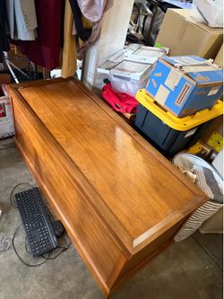 Solid Cedar Blanket Chest / Storage Trunk – Lift Top Hope Chest