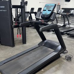 Precor Gym treadmill Heavy duty 