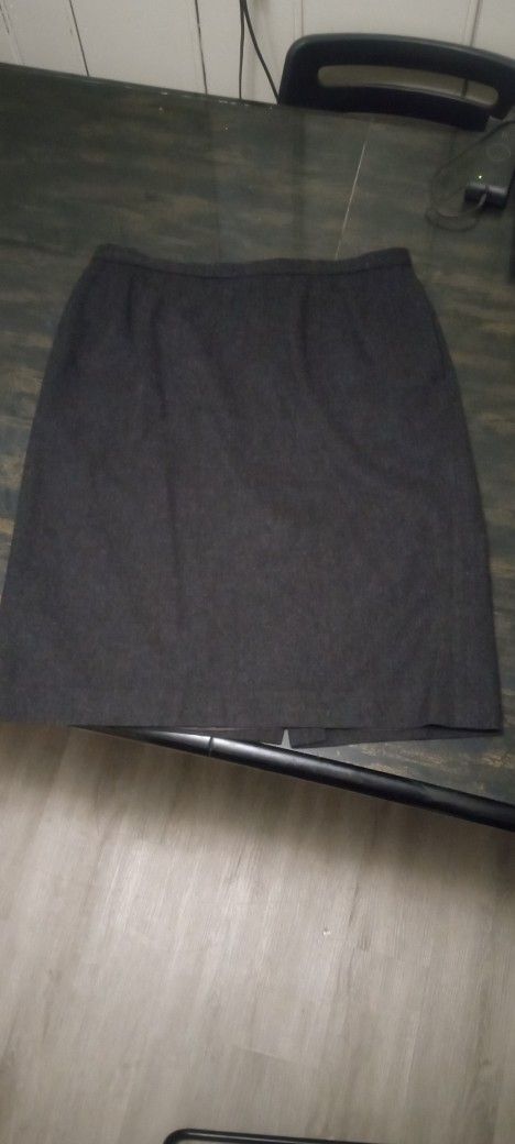 Pendleton Skirt,100 Percent Wool, Two Pockets
