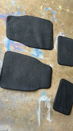 Floor mats…fits small cars like Toyota, Honda, Sentra