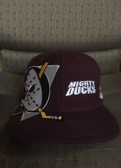 Mighty Ducks SNAPBACK 20 year addition
