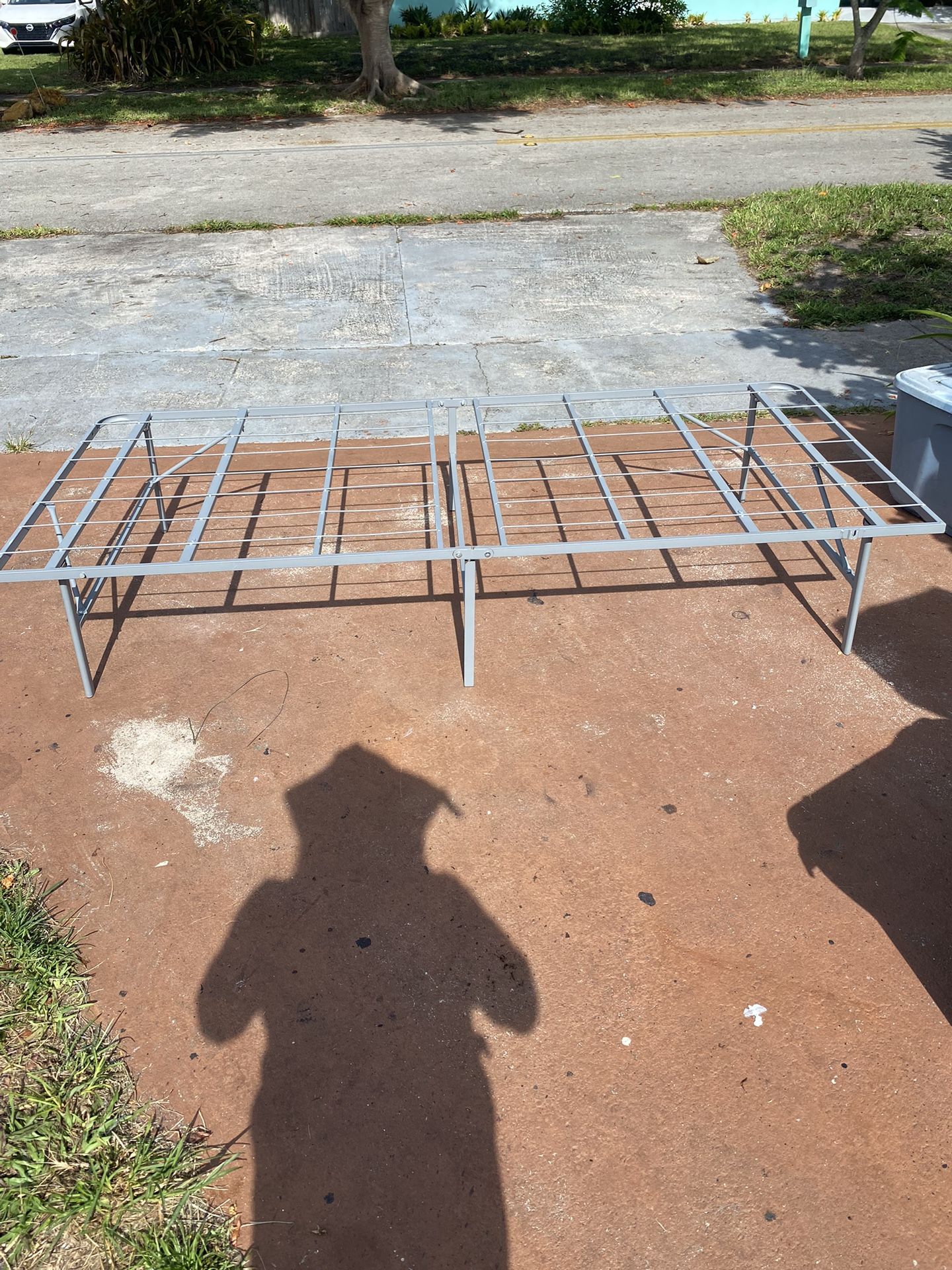 Foldable Single Frame Bed