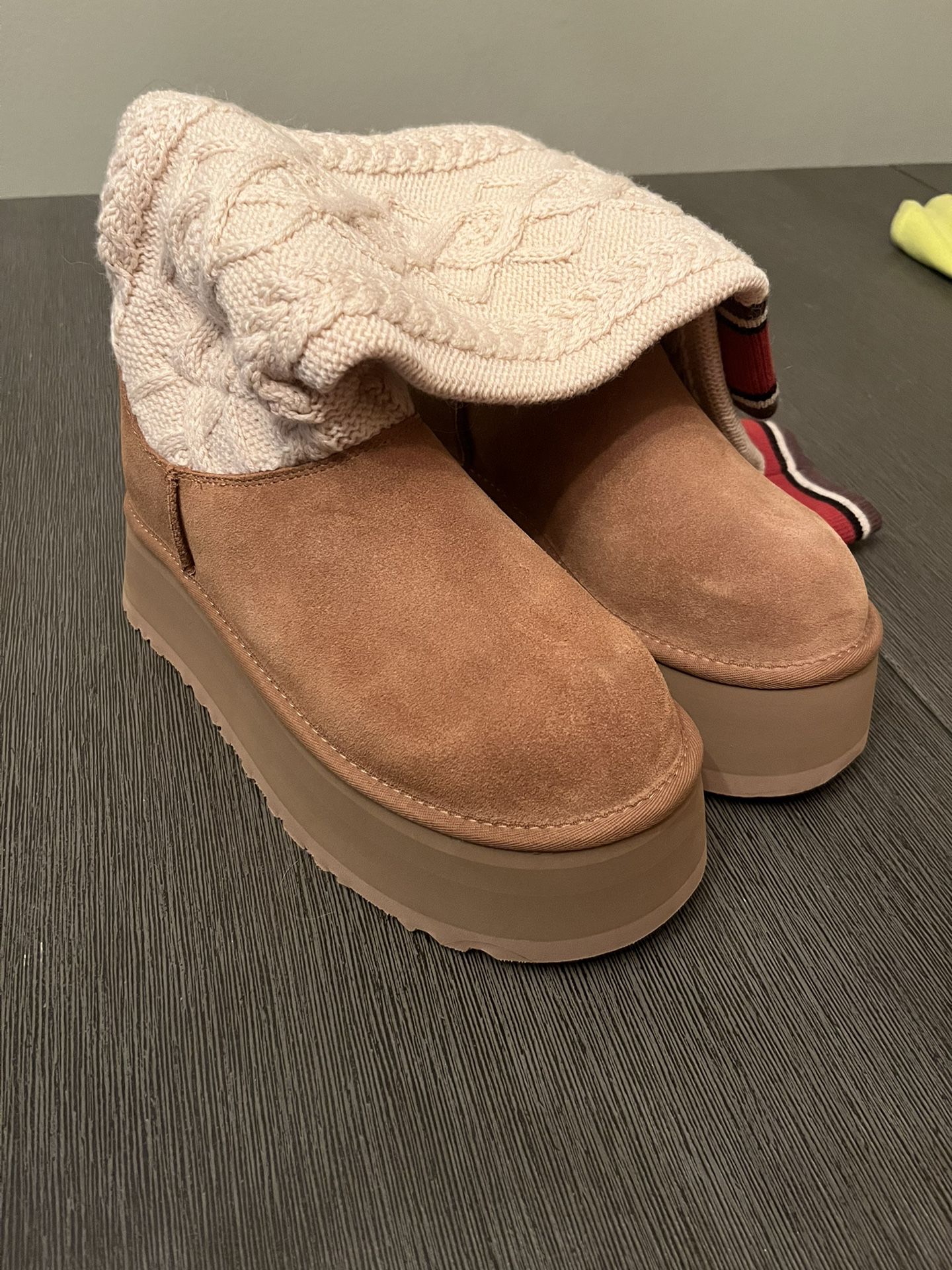 sweater letter uggs 