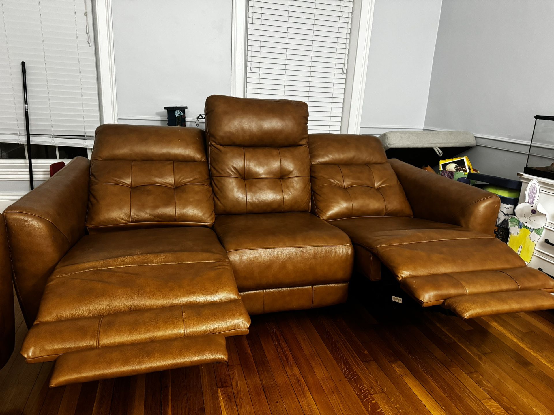 Reclinable Leather Couch Set