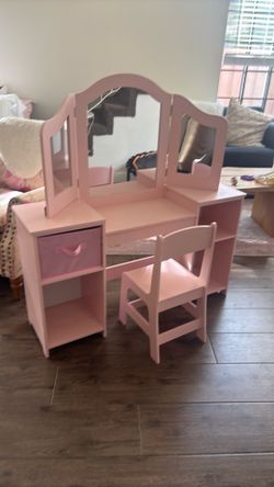 Girl vanity