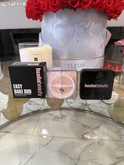 HUDA BEAUTY Easy Bake Blurring Loose Baking & Setting Powder FIRM PRICE