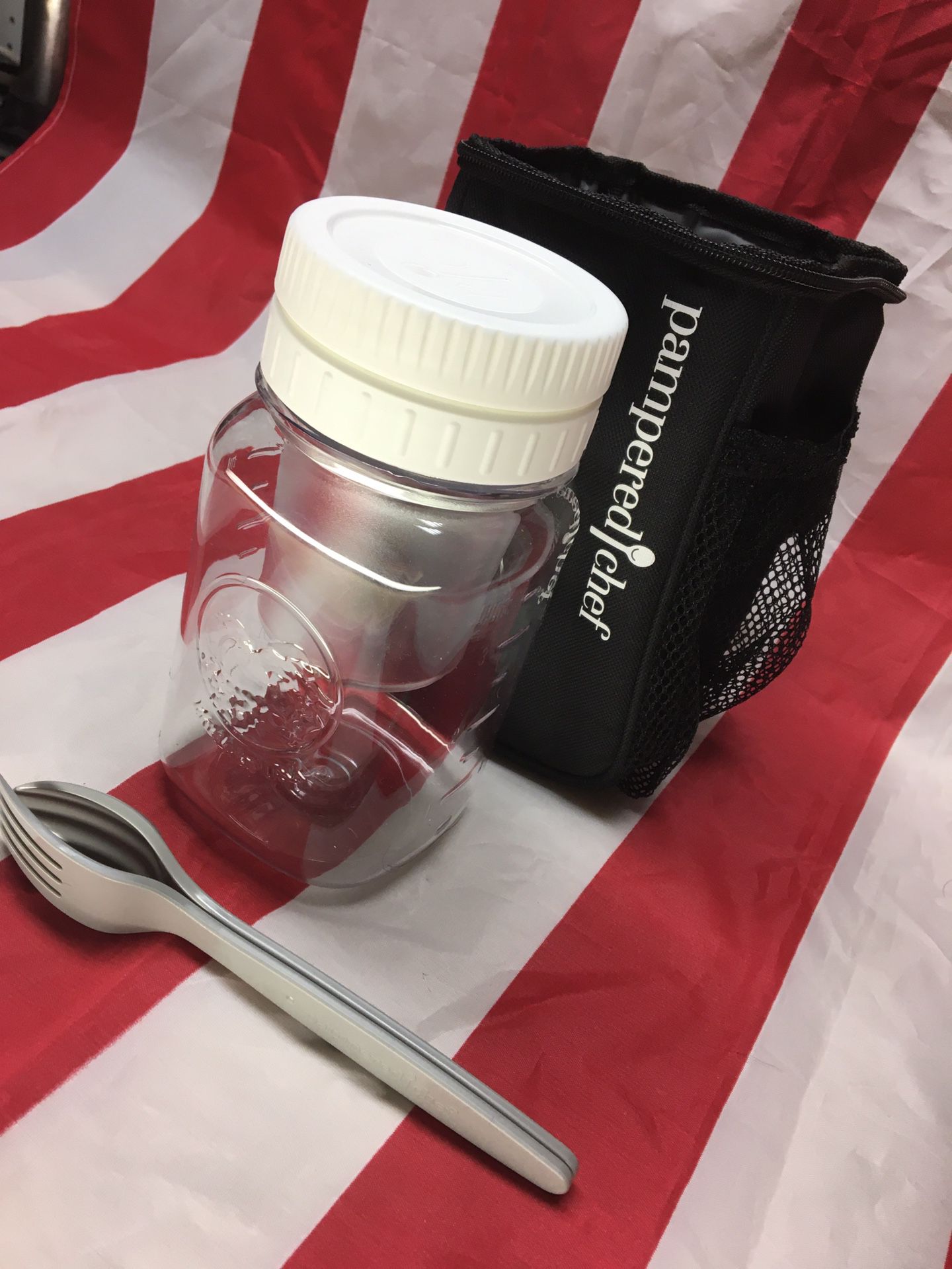 Pampered Chef lunch tote