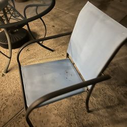 Patio Table-5 Feet W/6 Chairs And Chair Pads