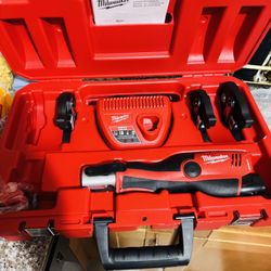 Milwaukee M12 Fuel Propress Kit 
