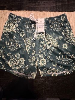 XL Maison Allure Athletic Mesh Shorts