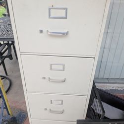 Hon commercial Legal size file cabinet with lock