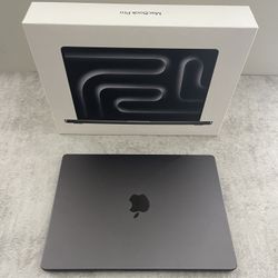 MacBook Pro M3 Pro Chip OPEN BOX 