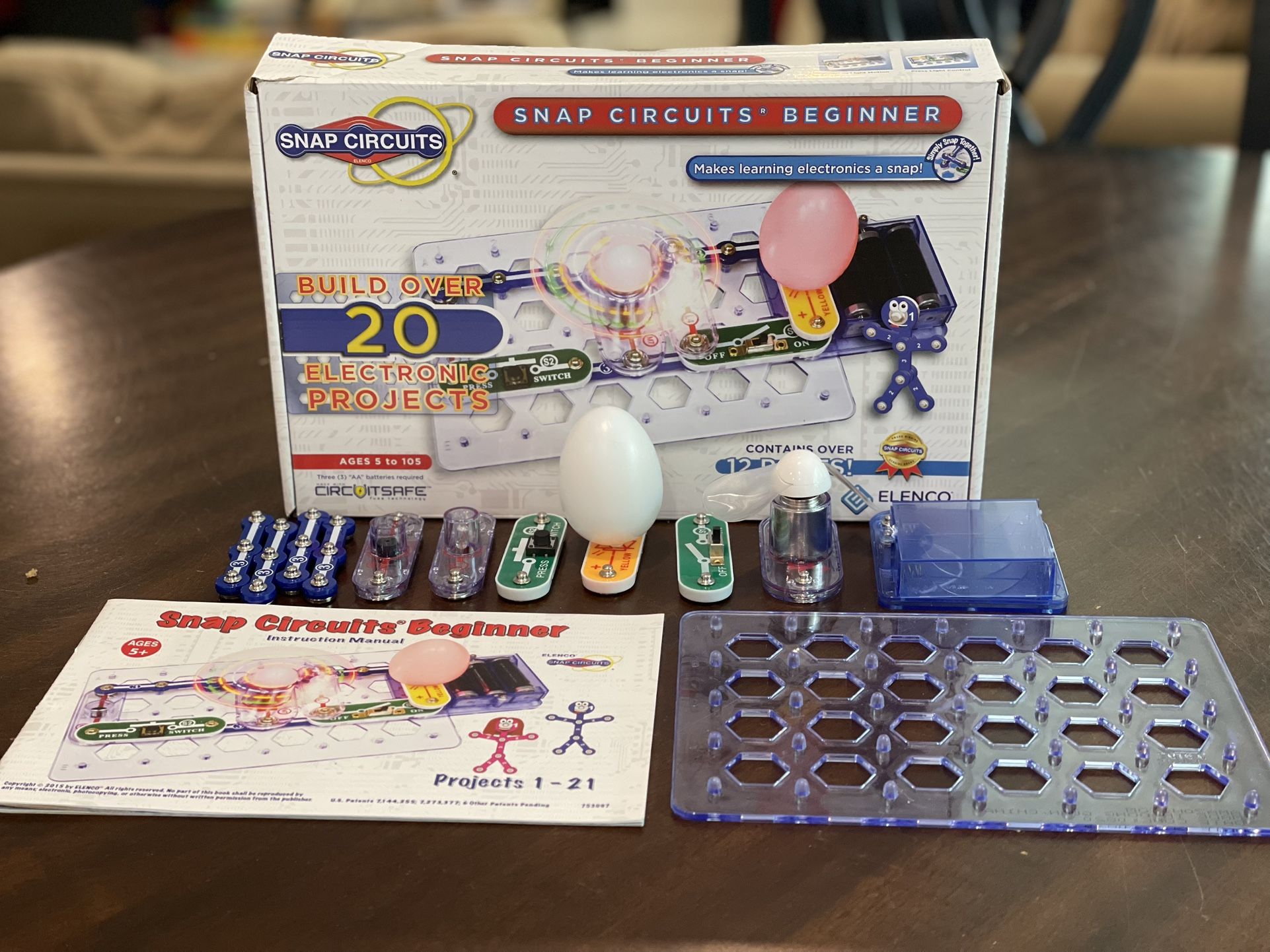 Snap Circuits Beginner Electronic Projects Kit