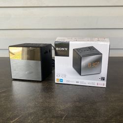 Sony ICF-C1B Cube FM/AM Clock Radio with Dual Alarm Clock Black