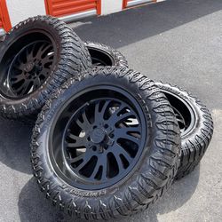 20x10 INCH STEEL OFF ROAD  WITH 33X12.50R20L RENEGADE TIRES