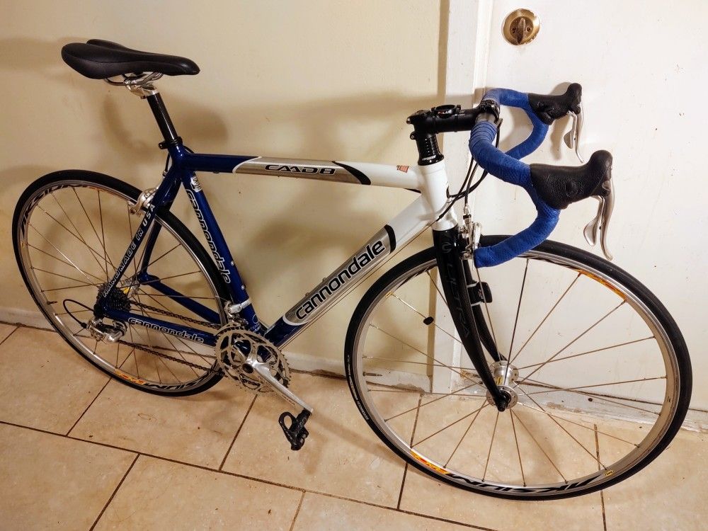 CANNONDALE CAD 8 R900 Road Bike