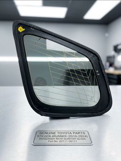 Rear passenger side window with antenna lines as shown in photo for years 2010-2024 Toyota 4runner