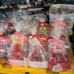 Valentine's Day Gift Bags READ DESCRIPTION BELOW