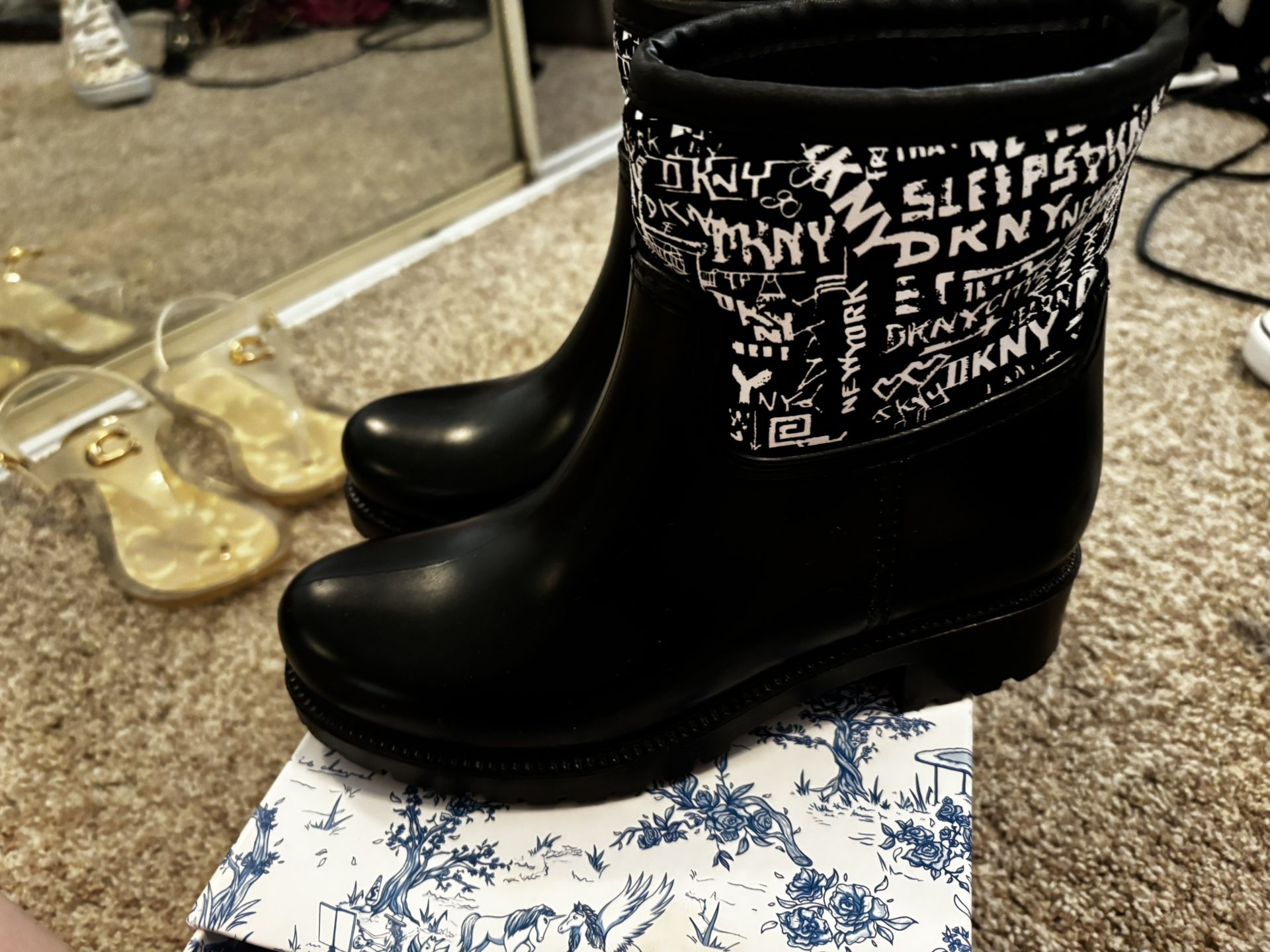 DKNY Winter Rain boots Size 6 Women's shoes