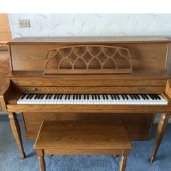 Baldwin piano 