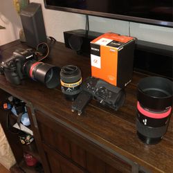 Sony SLT A77 24.3 MP Digital Camera/Extras
