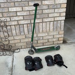Razor Scooter With Knee N Elbow Protectors 