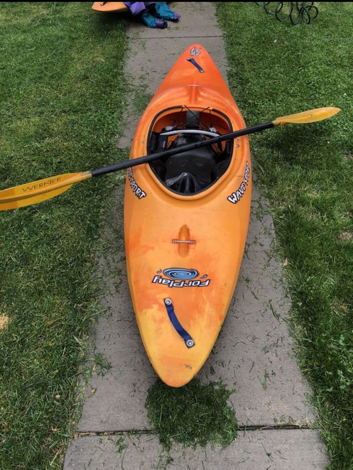 Wavesport Foreplay whitewater kayak with paddle for Sale in Wavesport Foreplay whitewater kayak with paddle for Sale in