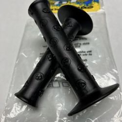 GT Racing Bmx Circle logo Ame Grips Freestyle Old School NOS brand new